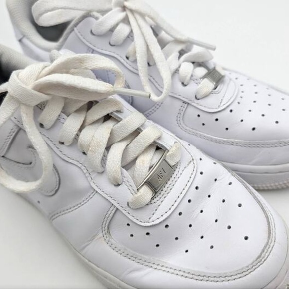 Nike Air Force 1 '07 Low Top Sneakers Shoes Women's Triple White Size US7 EU38 - Picture 9 of 10